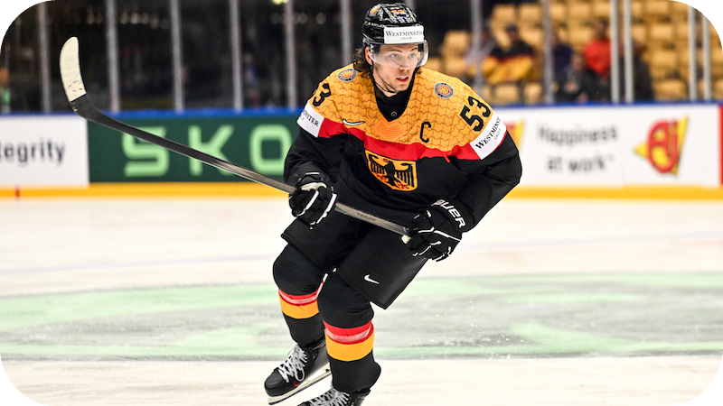 Moritz Seider während einem Spiel bei der Eishockey-WM 2025.